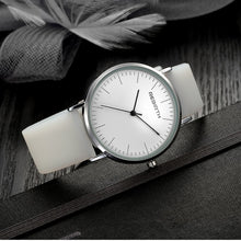 Load image into Gallery viewer, Fashion Casual Women Watch Silicone Strap Ladies Quartz