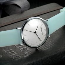 Load image into Gallery viewer, Fashion Casual Women Watch Silicone Strap Ladies Quartz