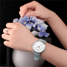 Load image into Gallery viewer, Fashion Casual Women Watch Silicone Strap Ladies Quartz